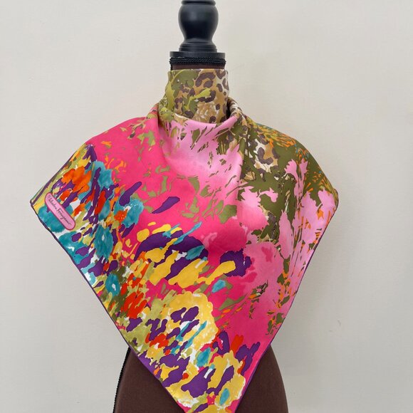 Salvatore Ferragamo Scarf Leopard in Flower Garden Pink Multicolor Scarf - Picture 15 of 16